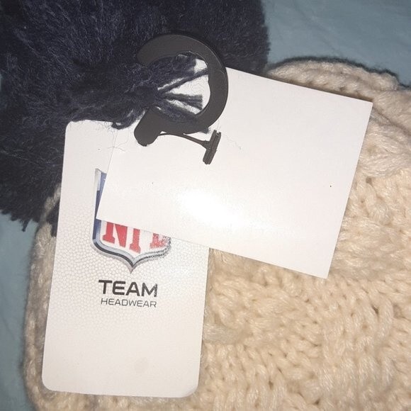 NFL Team Apparel Womens Patriots Knit Pom Hat NWT - Picture 4 of 10